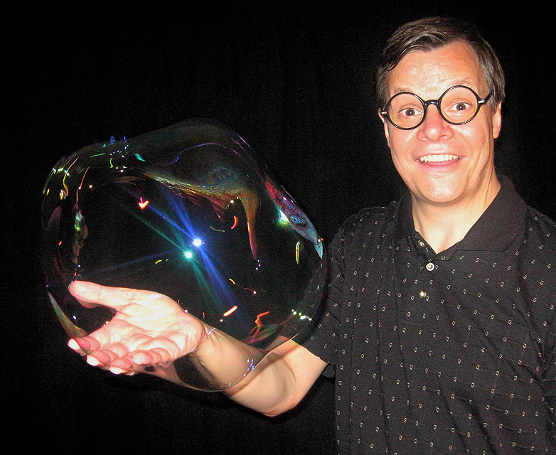 Bubble Man to perform at park series in Waverly