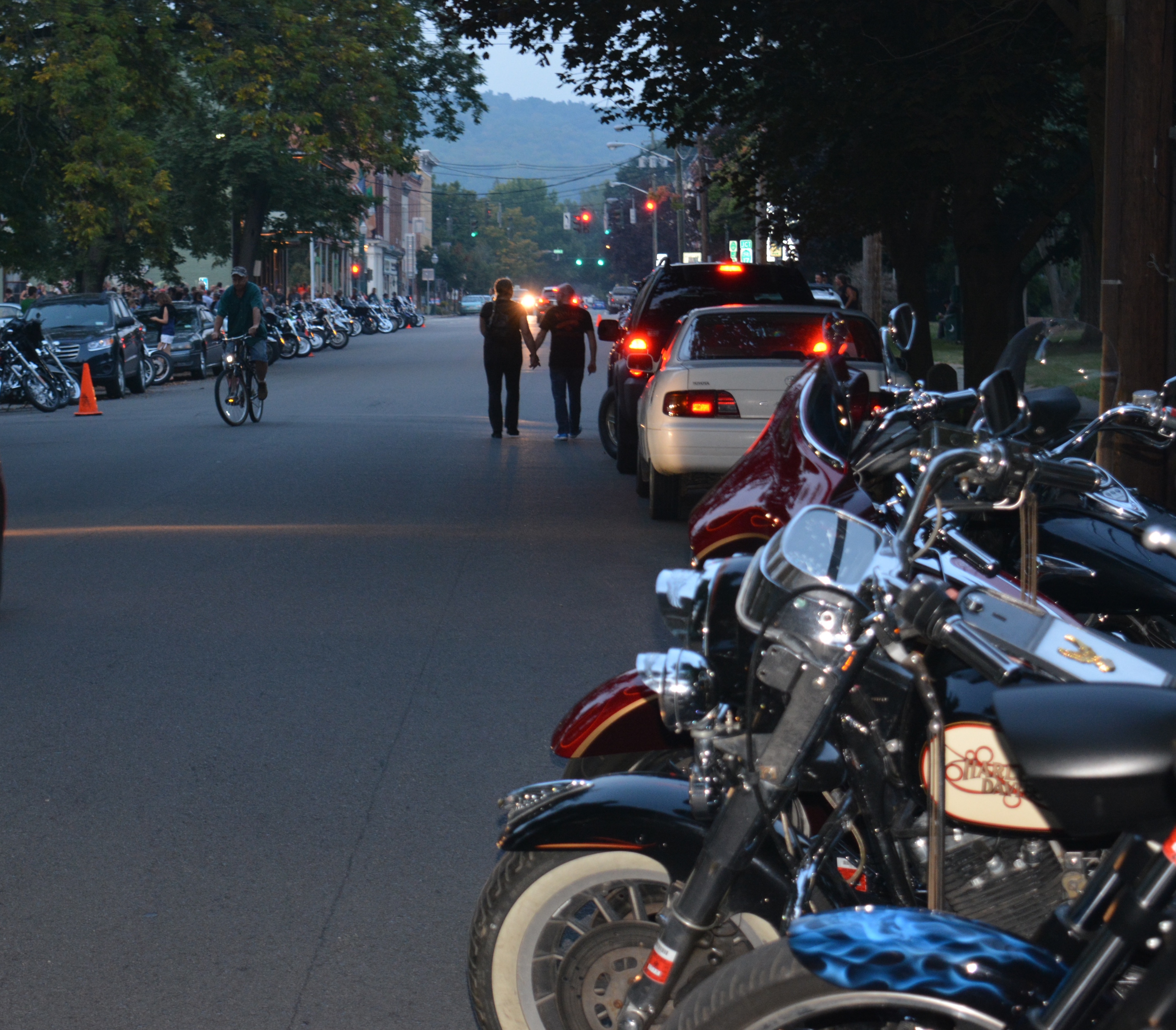 Bike Night closes out the season with record crowd; Valley riders