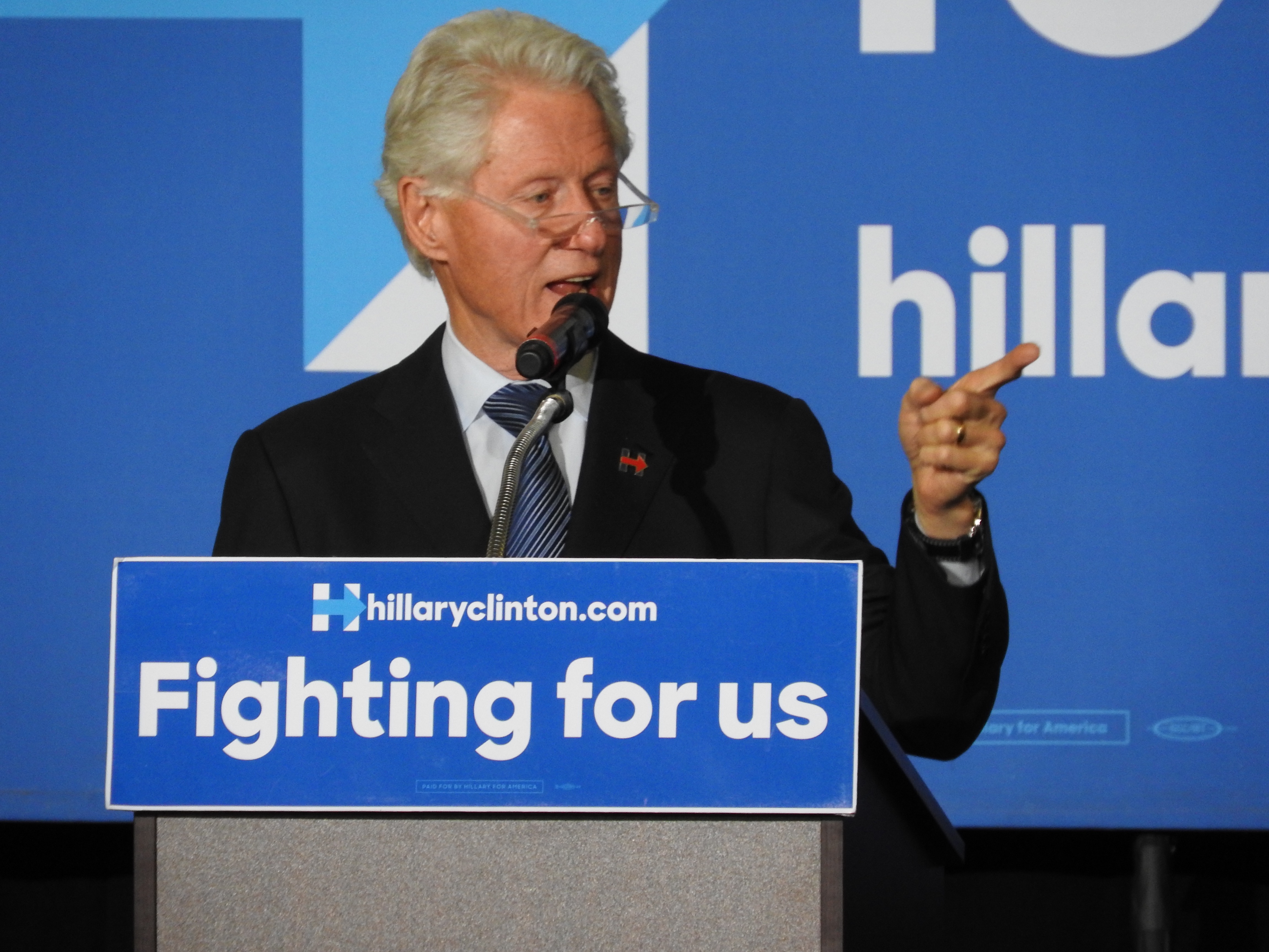 Bill Clinton makes stop in Binghamton