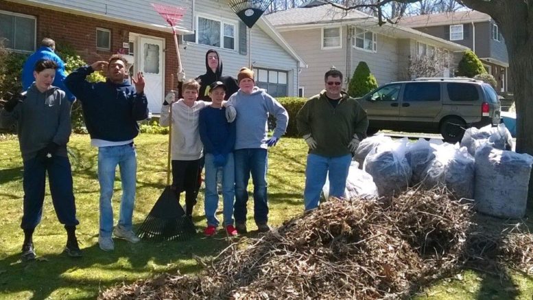 Lacrosse Program lends a hand!