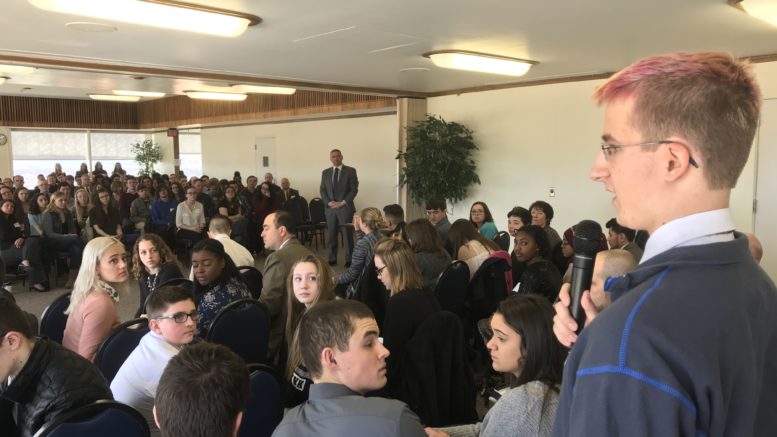 Senator Fred Akshar meets with 120 local students at ‘School Safety Summit’
