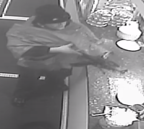 NYSP searches for man who robbed pizza shop in Endwell