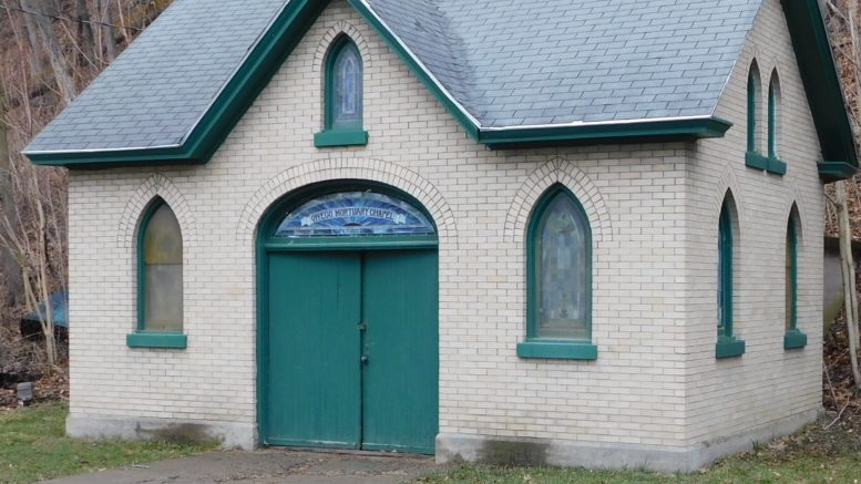 When was the Evergreen Mortuary Chapel built?