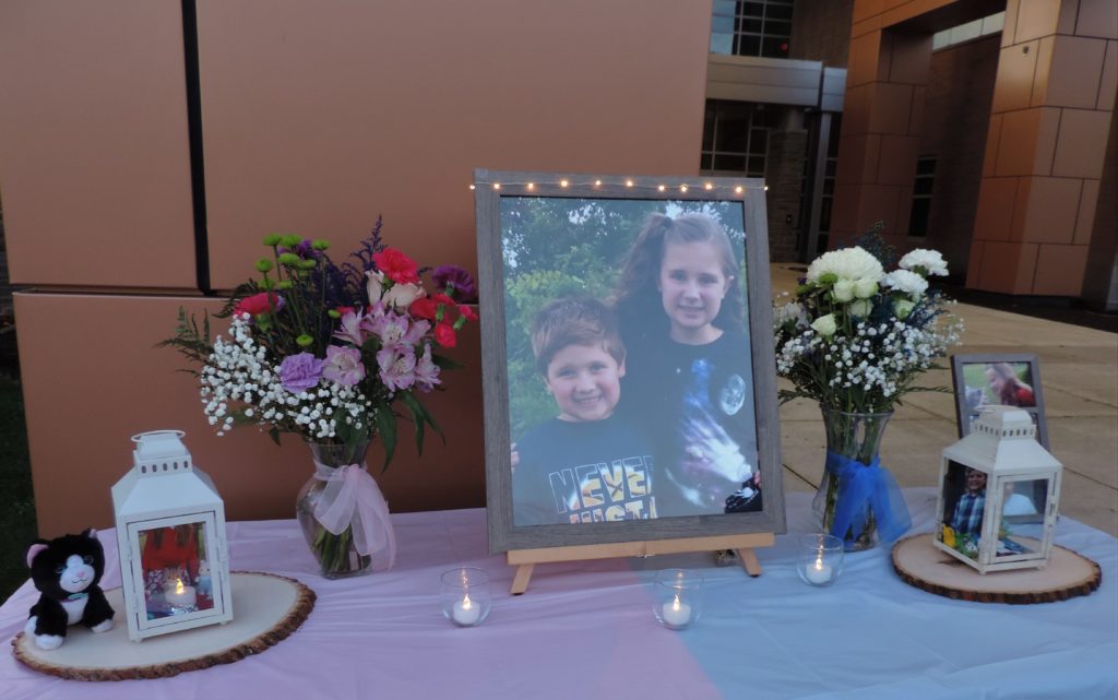 Community mourns Allen siblings at vigil