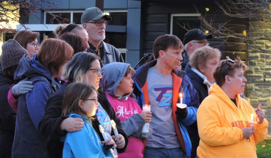 Community mourns Allen siblings at vigil 