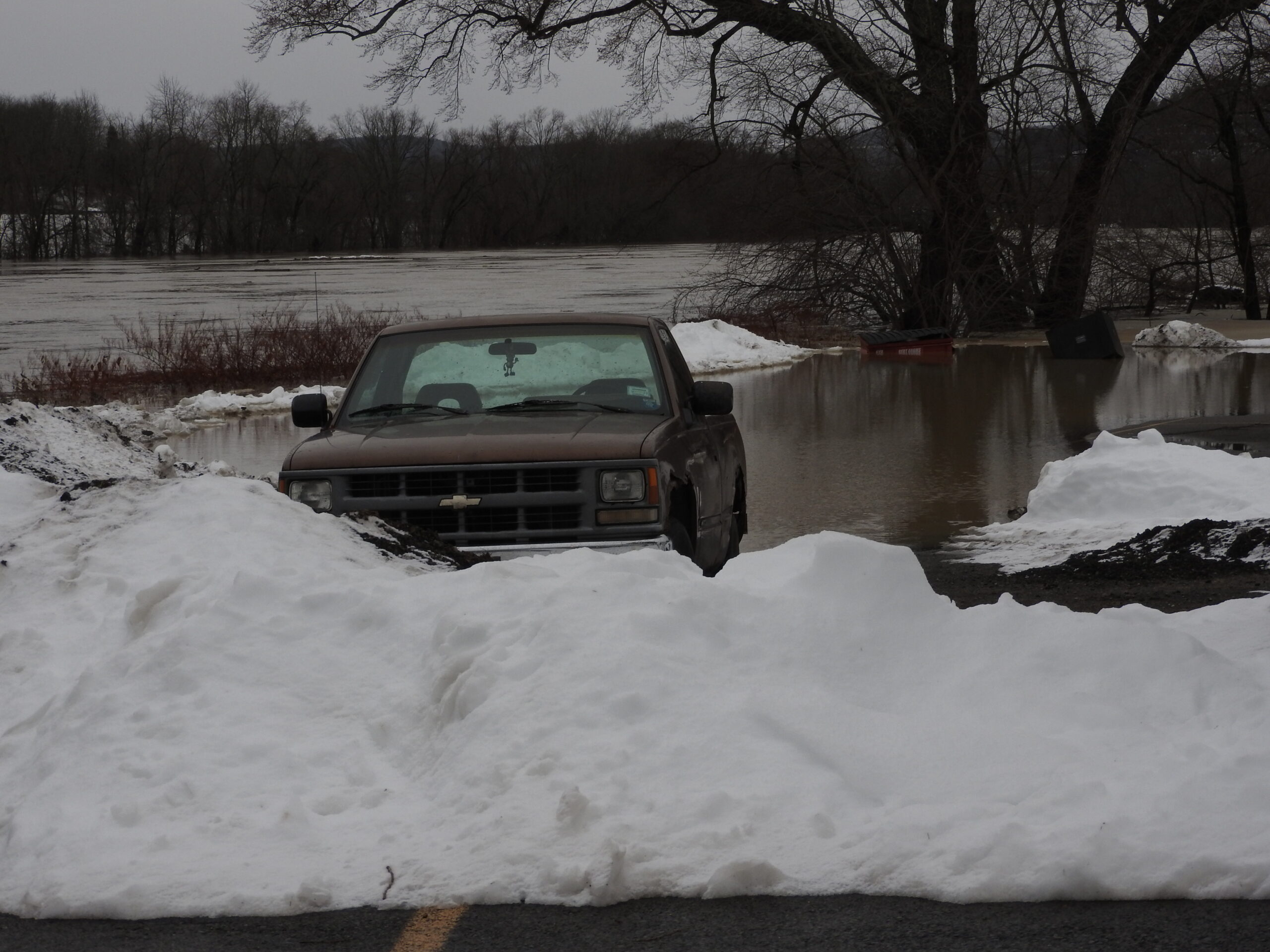 Christmas Day thaw causes flooding woes