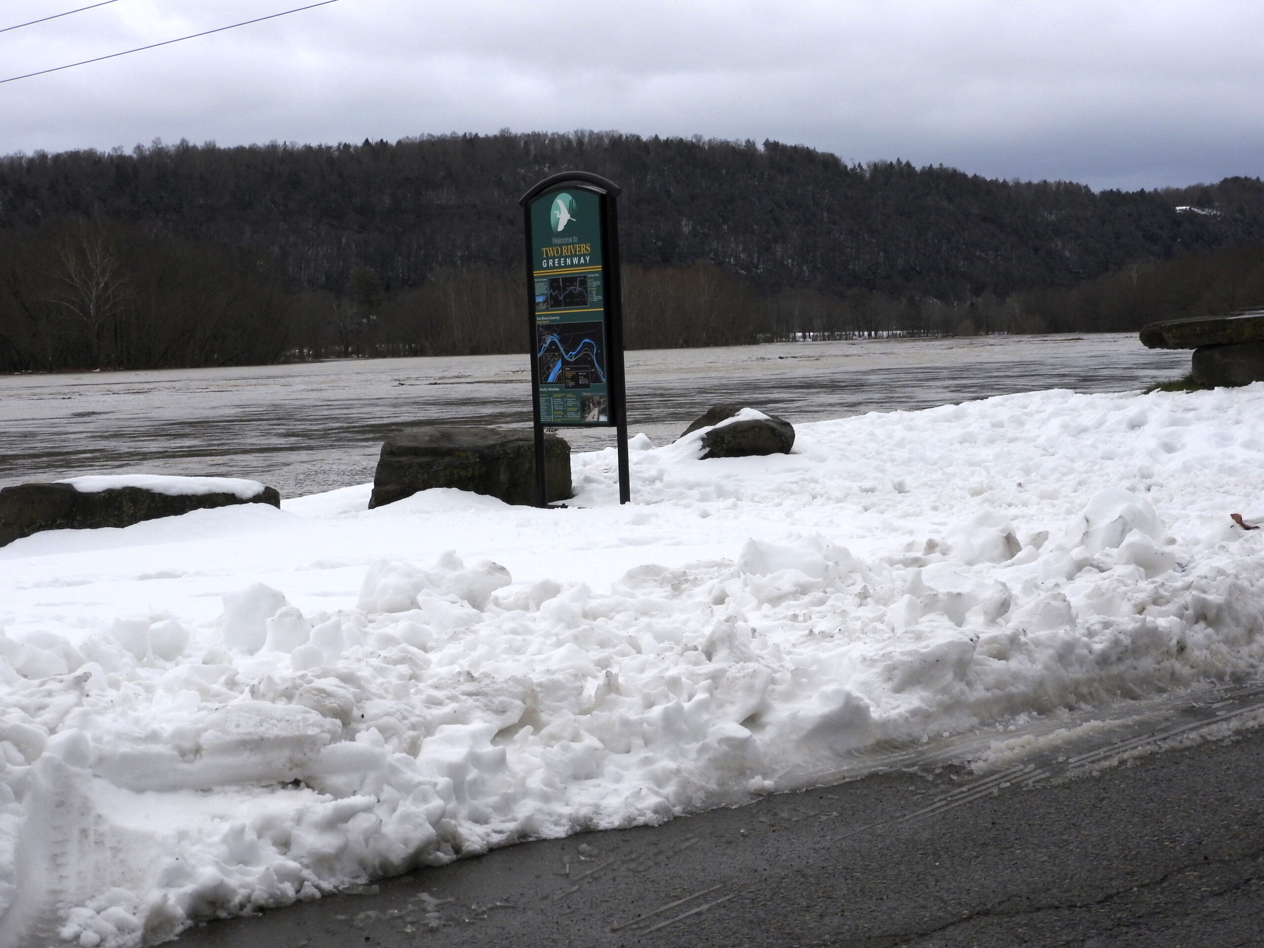 Christmas Day thaw causes flooding woes