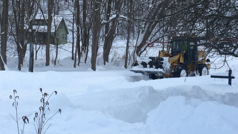 While residents continue to dig their way out, Governor Cuomo deploys resources to further assist with snow removal