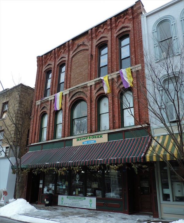 Ribbon Cutting held at ‘Your Essential Cannabis’