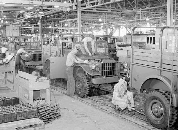 Cars We Remember - Readers respond to first post WWII vehicles; Kaiser still first with ‘all-new’ model