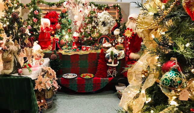 O Tannenbaum continues at Tioga County’s Museum