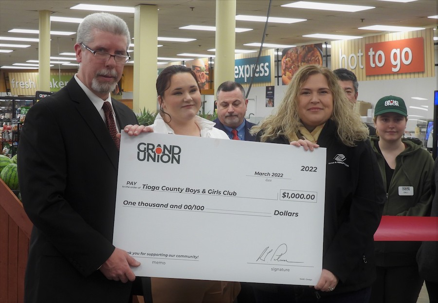 Grand Union celebrates Owego store opening