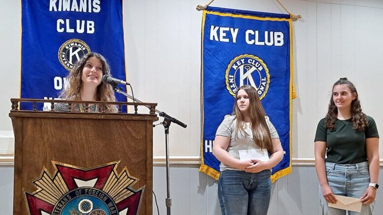 Kiwanis Club extends scholarships