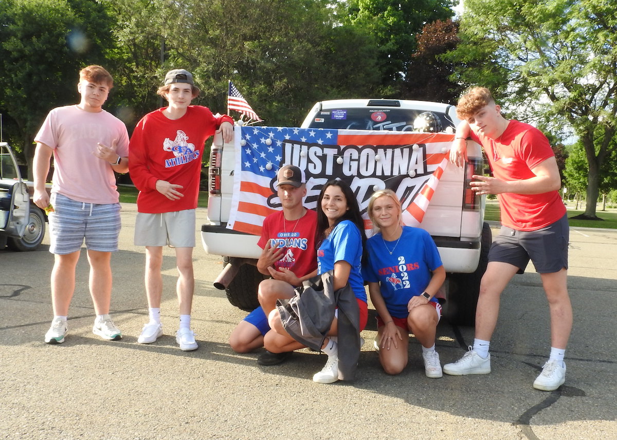 Senior Parade held Thursday; leads into Saturday's graduation for the Class of 2022