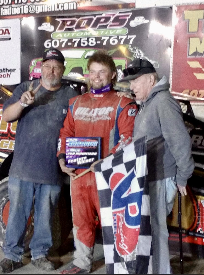 Connor Sellars returns to Victory Lane