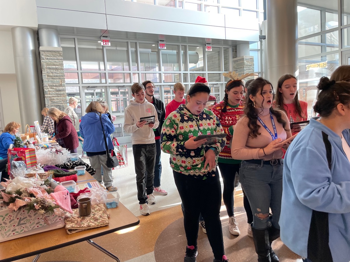 OA Music Boosters hold successful Holiday Craft Fair