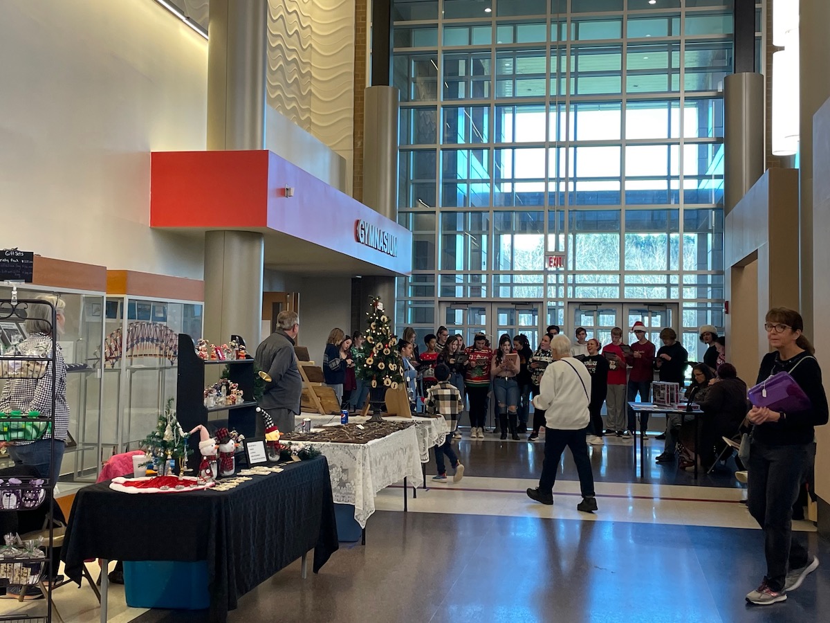 OA Music Boosters hold successful Holiday Craft Fair