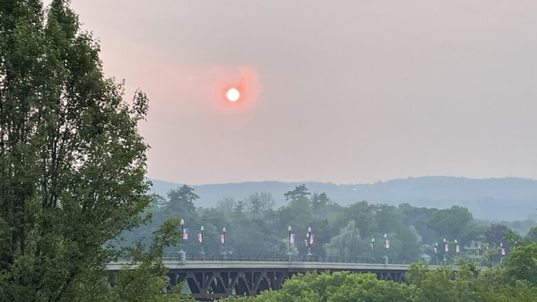 Smoke on the Water, fire in the sky