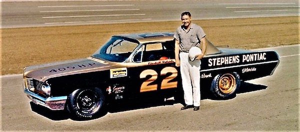 Collector Car Corner; Second in a series of Top Muscle Cars; The Fabulous 1962 Pontiac Catalina 421 SD