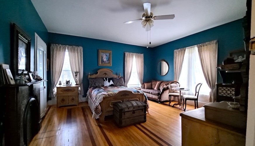 A haunting time at ‘Fainting Goat Island Inn’; Inn owner prepares for favorite time of the year