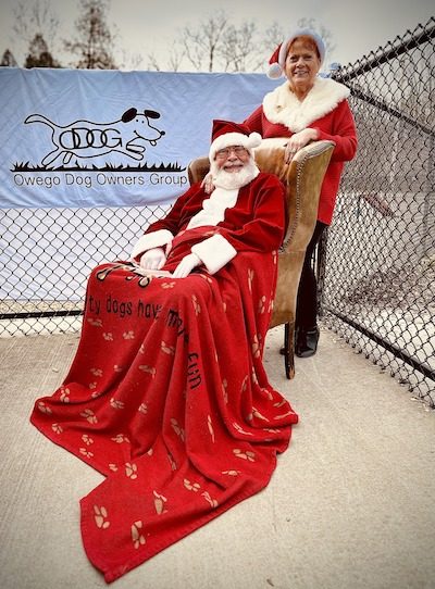 I’ve been a good dog, Santa Paws
