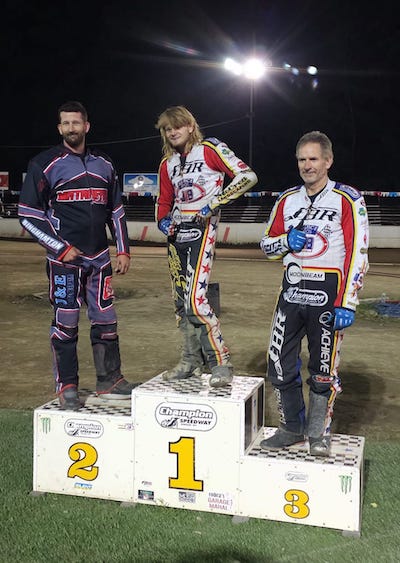 The Flying Mullet takes first scratch main at Champion!