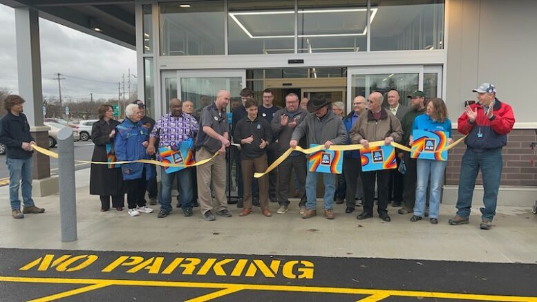 Aldi opens in Owego; Anticipated shoppers line up for opening day