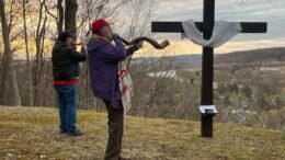 Photos: 'Son'rise service held at Evergreen Cemetery