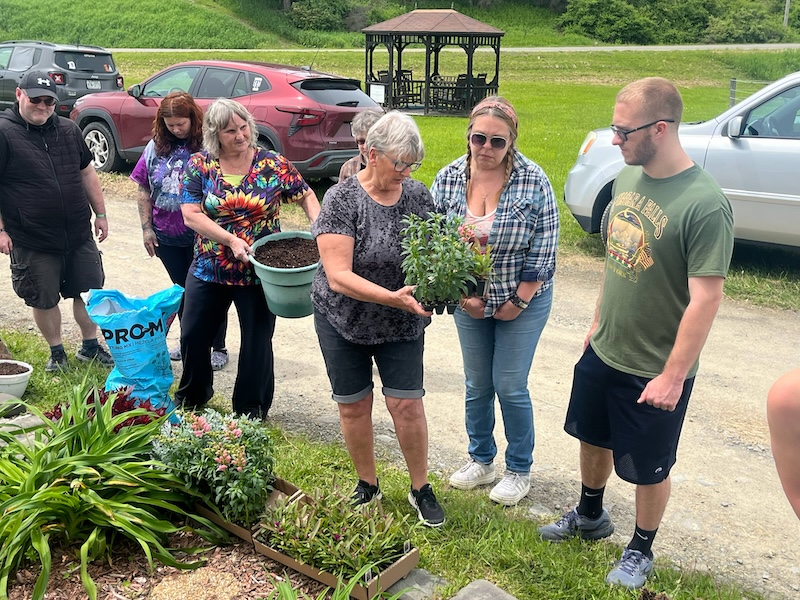 Aktion Club members head to Fargnoli Farms