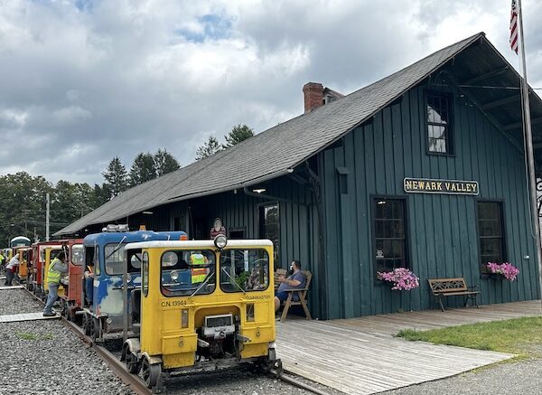 Riding the Rails; Enthusiasts gather for railcar excursion